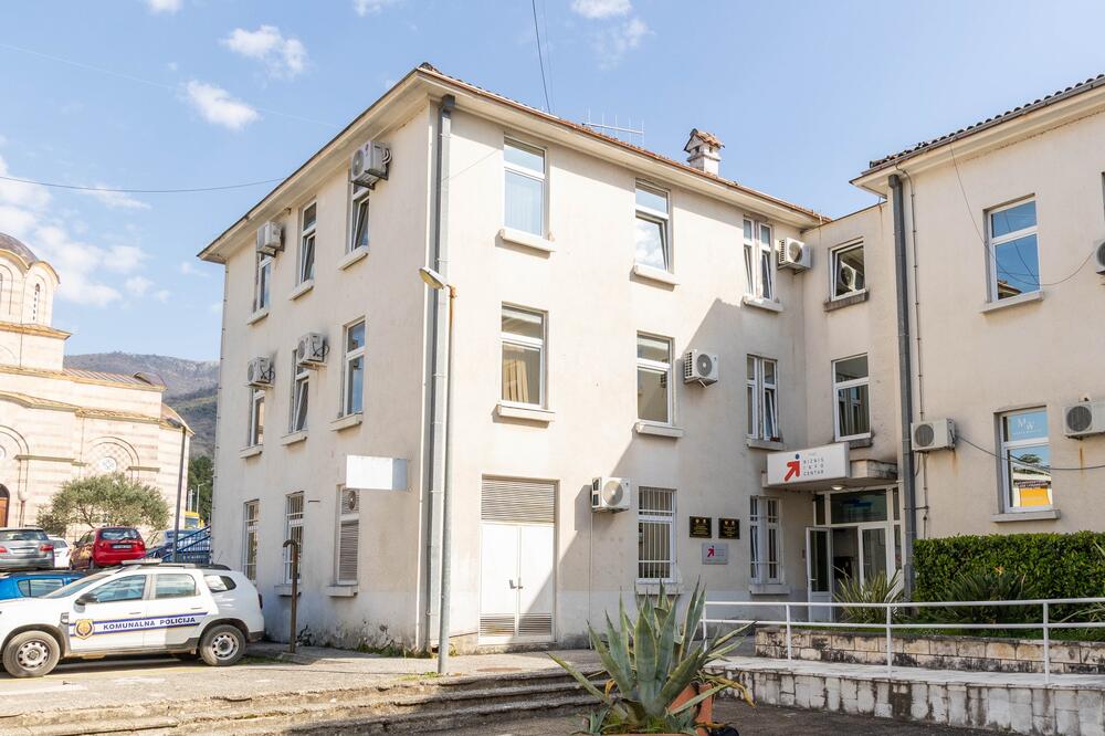 Kancelarije Komunalne policije i inspekcije Opštine Tivat preseljene u staru zgradu lokalne uprave