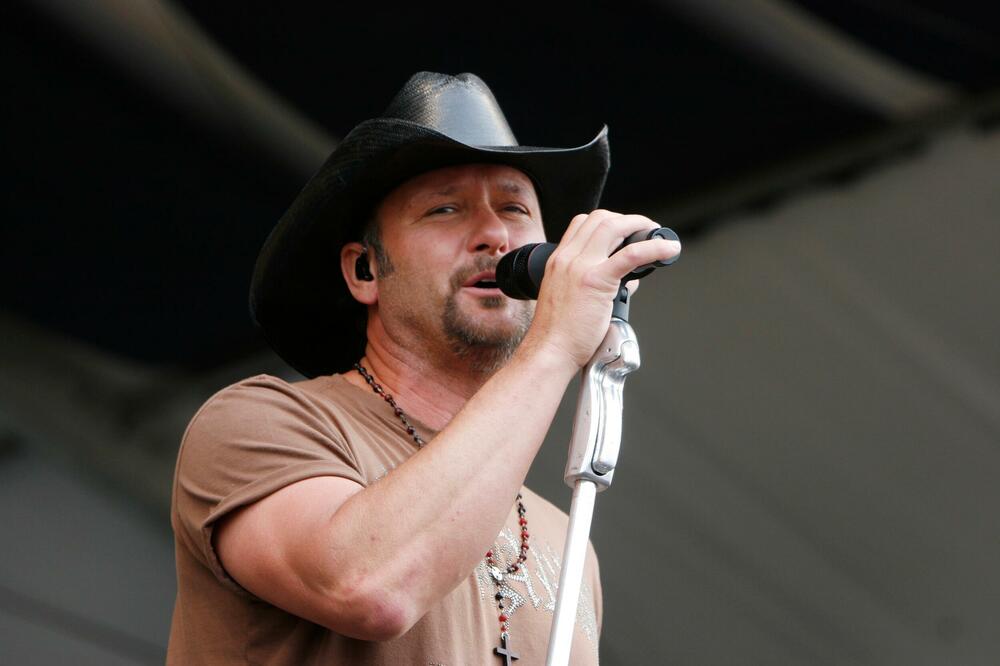 Kantri zvijezda jecala na sred ulice