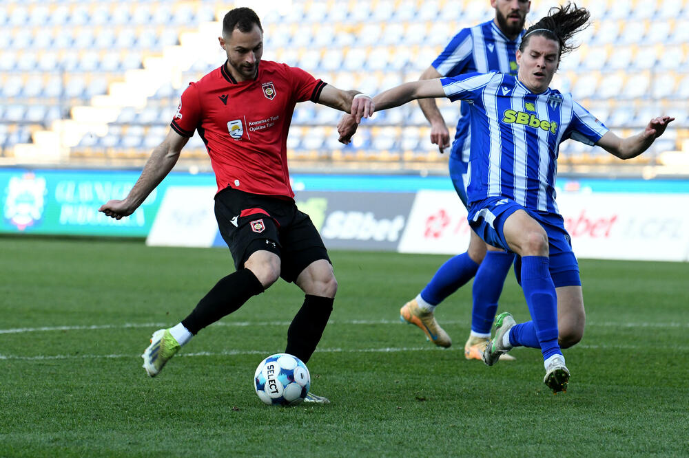 Kiks Sutjeske u Beranama, Mornar smanjio zaostatak za liderom i vratio se na drugo mjesto, Jedinstvo konačno slavilo