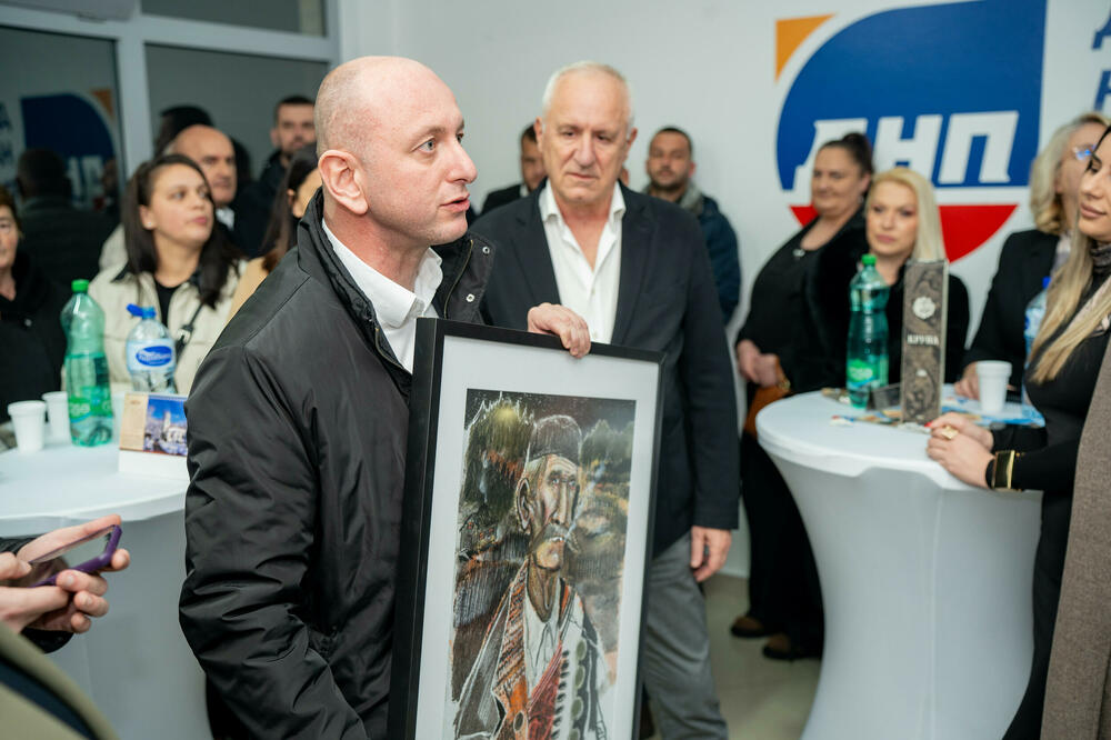 Knežević: Vlast u Budvi nastala je na brutalnoj prevari građana, korupciji i svemu što su bile metode Đukanovića