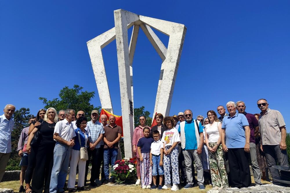 Kod spomenika na Kapinom Polju komemoracija povodom obilježavanja godišnjice strijeljanja 25 boraca