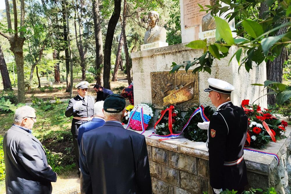 Komnenović: Nove institucije obrazovanja u Tivtu ponijeće imena Milana Spasića i Sergeja Mašere