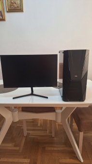 Kompljuter i Monitor