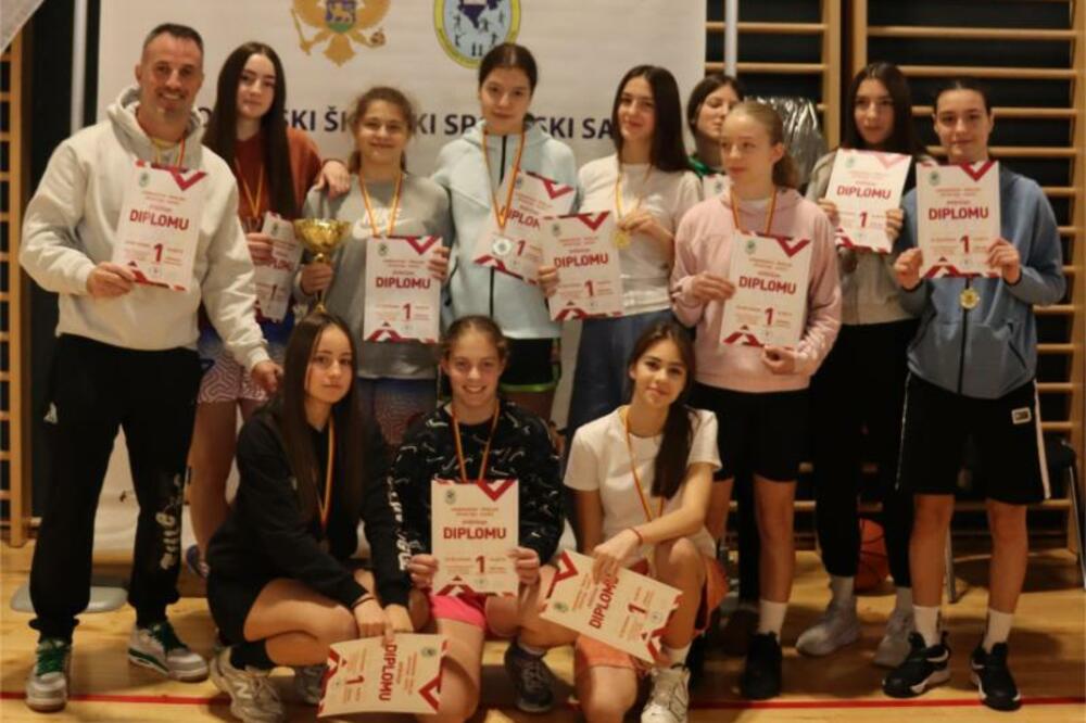 Košarka u znaku učenika Oktoiha i učenica OŠ "Ratko Žarić"