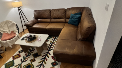 Kozna ugaona garnitura