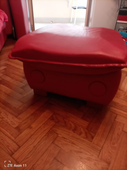 Kožni dvosjed i tabure