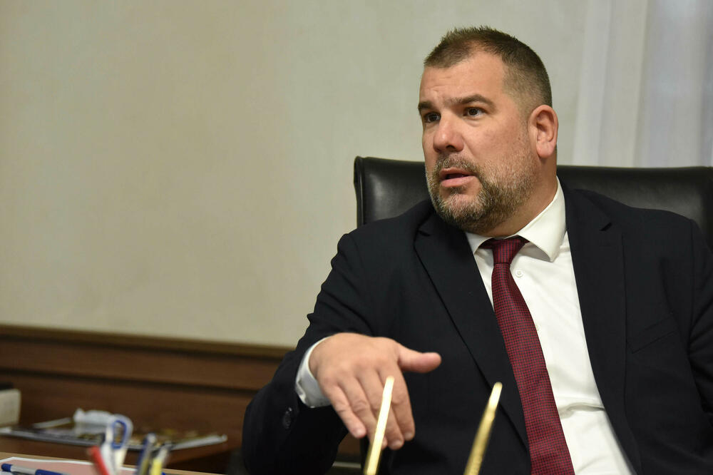 Krapović Fejziću: Šta očekivati od čovjeka koji je tri decenije ćutao i klimao glavom režimu Đukanovića