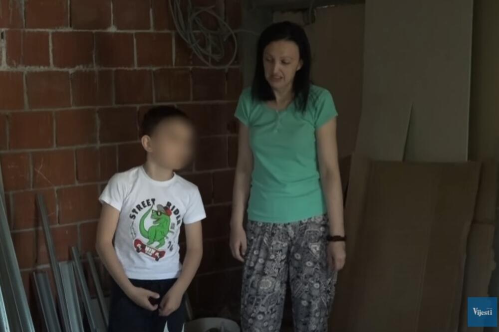 Kristijan ima autizam i sa porodicom živi u teškim uslovima: Njegova majka apeluje na institucije i dobre ljude