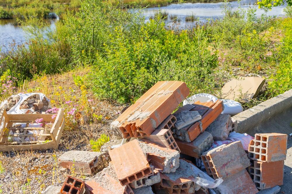 Krivične prijave protiv četiri osobe zbog nedozvoljene gradnje u Baru, Ulcinju i Pljevljima