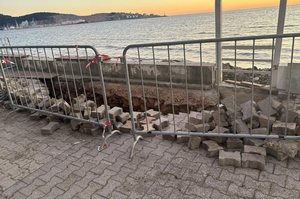 Krpe rupe na šetalištu u Baru i trgu u Sutomoru