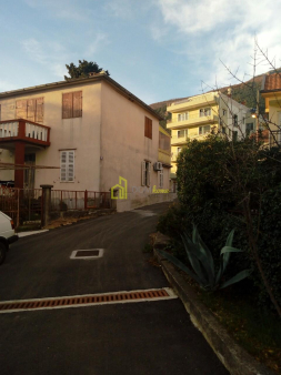 Kuća 164m2, Đenovići