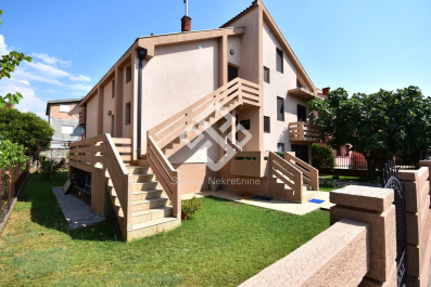 Kuca 280m2 na 500m2 placa, namjestena, Stari Aerodrom