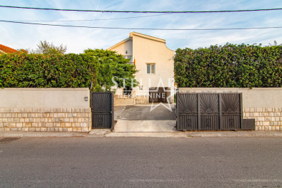 Kuća 250m2, Podgorica  Zagorič  Izdavanje