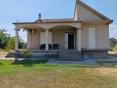 Kuća 150m2 sa imanjem 2500m2 u Zeti