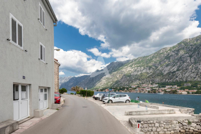 Kuća na Obali Mora - Kotor, Muo (NA PERIOD OD 01.10-01.06.2025)
