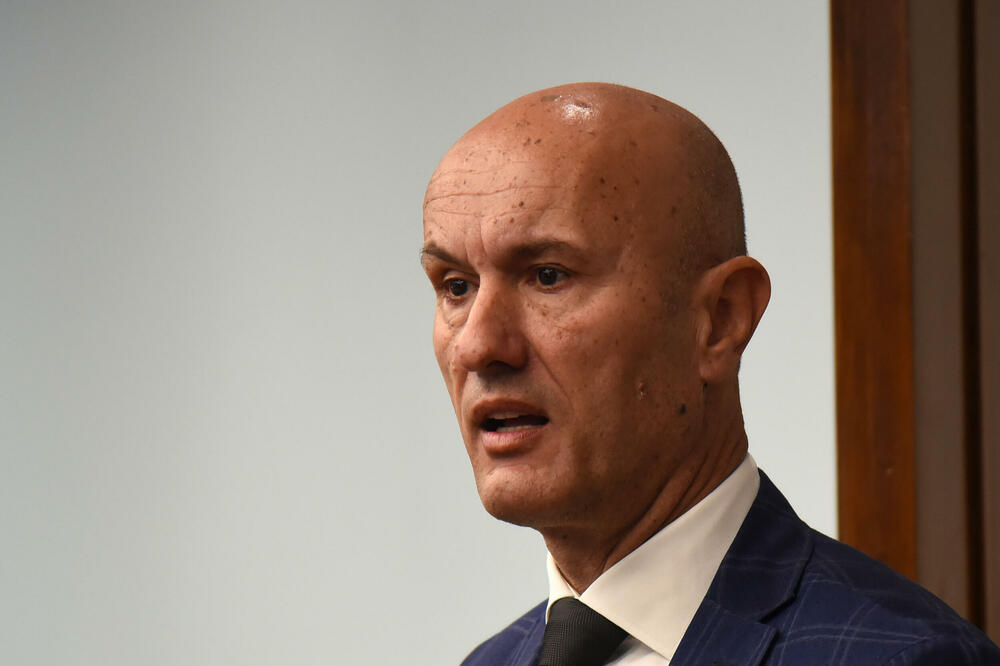 Laković brani Vukovića