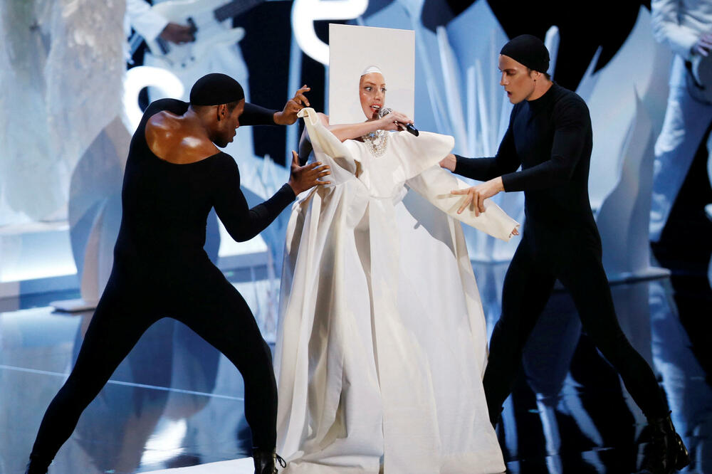 Lejdi Gaga najavila „The Dead Dance”