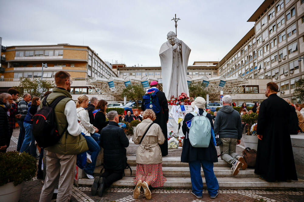 Ljekari saopštili da papa Franjo više nije u životnoj opasnosti