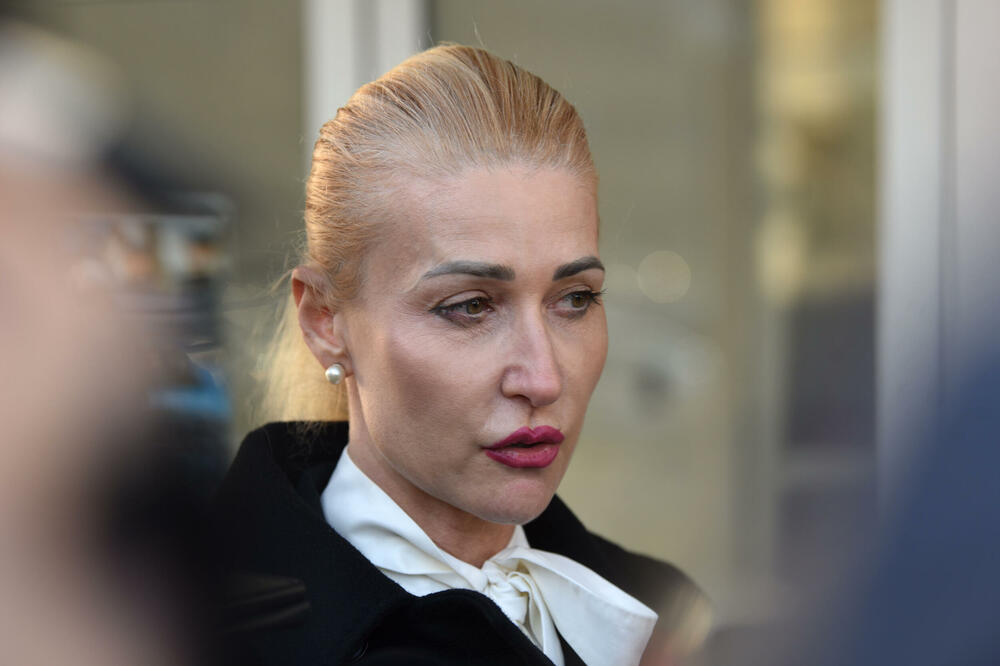 Ljiljana Simović: Suprug me vodio na sastanke radi prevođenja, kako bi uštedio državni budžet