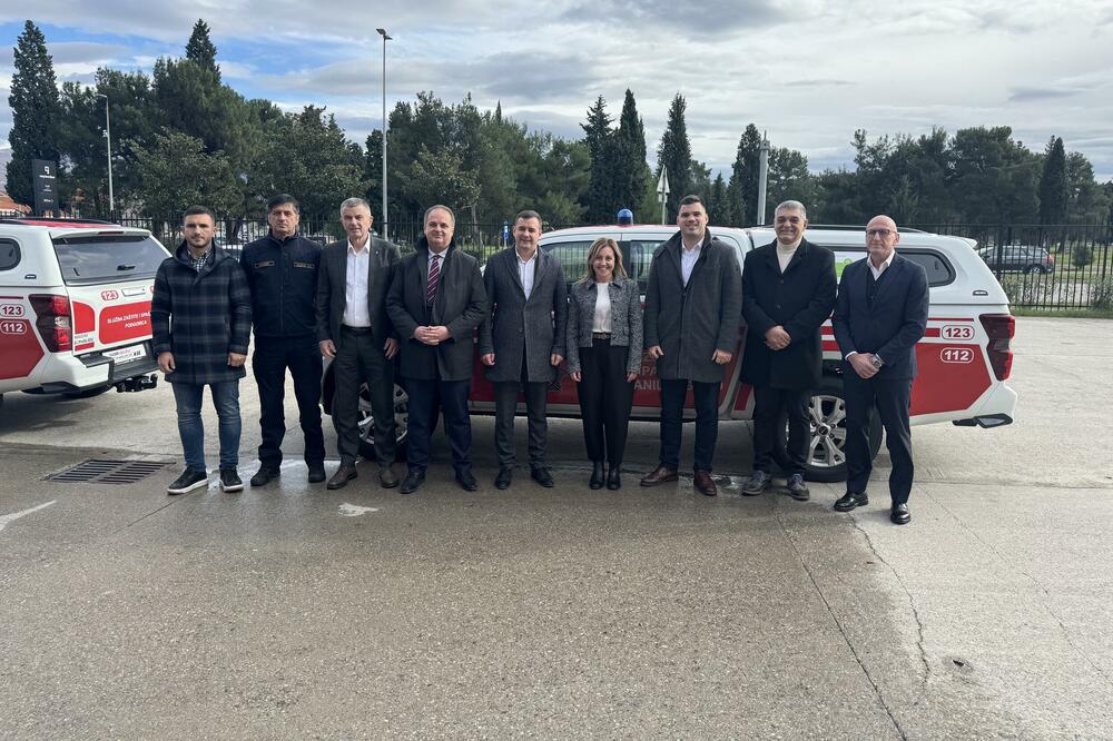 Lokalnim službama zaštite i spašavanja dodijeljeno šest specijalizovanih vatrogasnih vozila