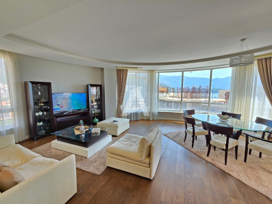 Luksuzan Dvosoban Stan 135m² sa Garažnim Mestom i Panoramskim Pogledom na More u Samom Centru Budve - Na duzi period