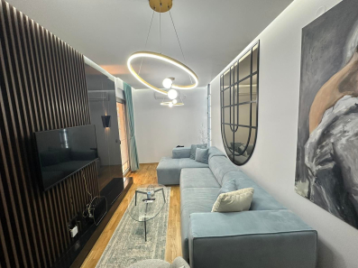 Luksuzni Jednosoban Stan (40m²) u Atraktivnom Delu Budve – Blizu Slovenske Plaže (na duzi period)