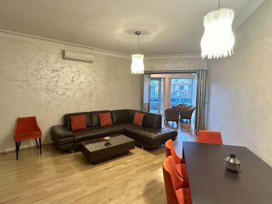 Lux dvosoban stan centar PG