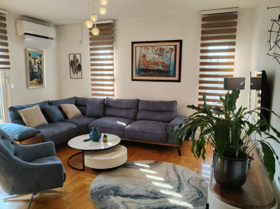 Lux dvosoban stan 71m2 Tuski put