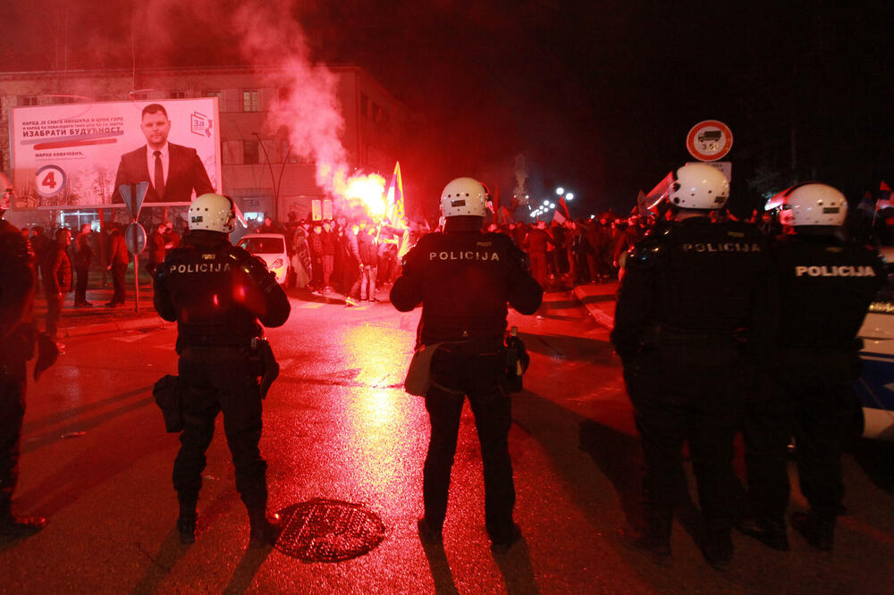 Makni sve iz kuće i kaži da su te napali: Lazović učio Nikšićanina da napad na političara pretvori u svoju korist