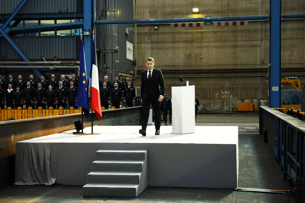 Makron nudi nuklearni štit Evropi