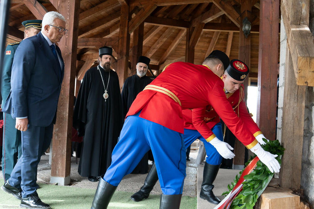 Mandić položio vijenac jasenovačkim žrtvama