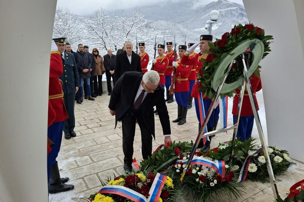Mandić položio vijenac na spomenik junacima Mojkovačke bitke