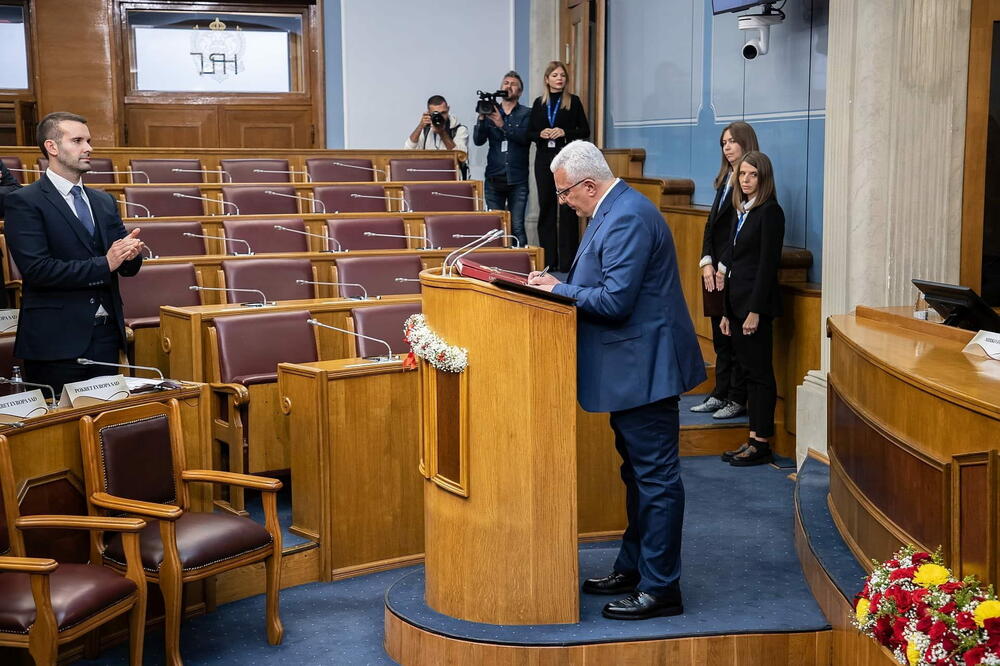 Mandić premijer?