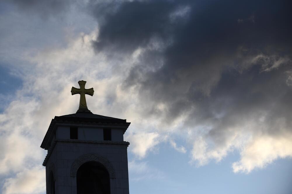 MCP: Nadležni da iznađu ustavan i zakonit način da nedjelja ostane neradna