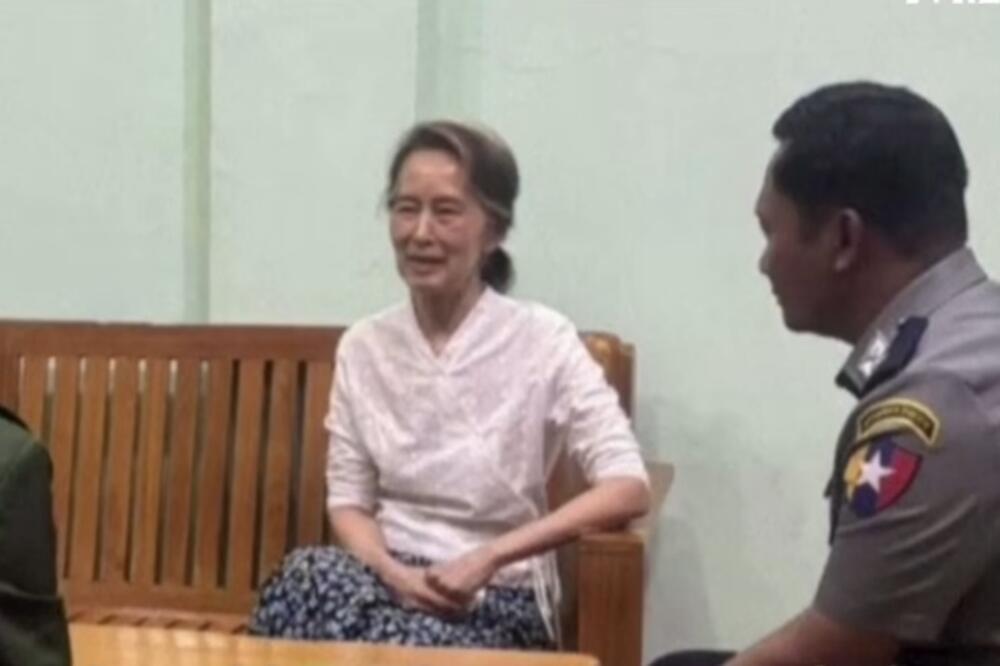 Mediji: Zatvorska kazna Aung San Su Ći preinačena u kućni pritvor