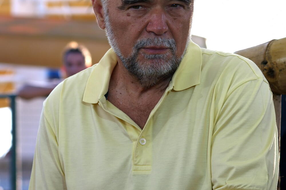 Mesić u Jasenovcu optužio državni vrh da toleriše relativizaciju NDH