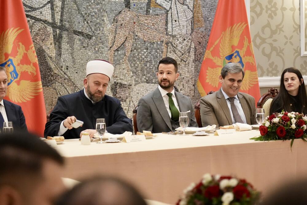Milatović upriličio iftar: Ramazan je simbol zajedništva, mira i međusobnog uvažavanja