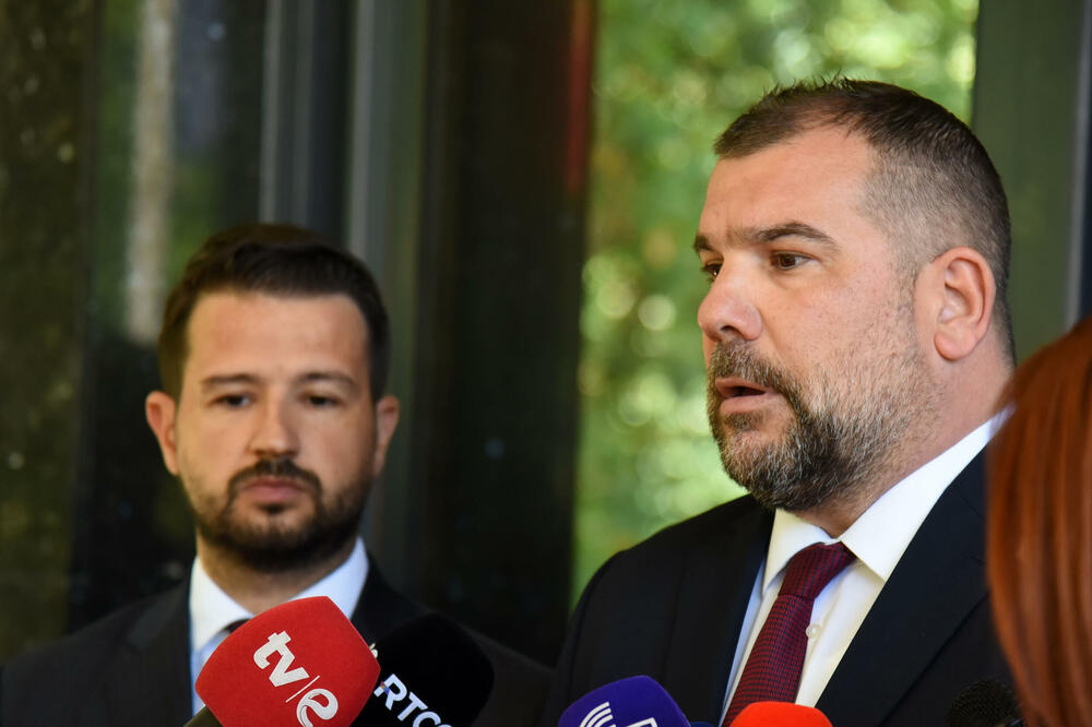 Milatović &bdquo;zabranio&rdquo; više činove u vojsci