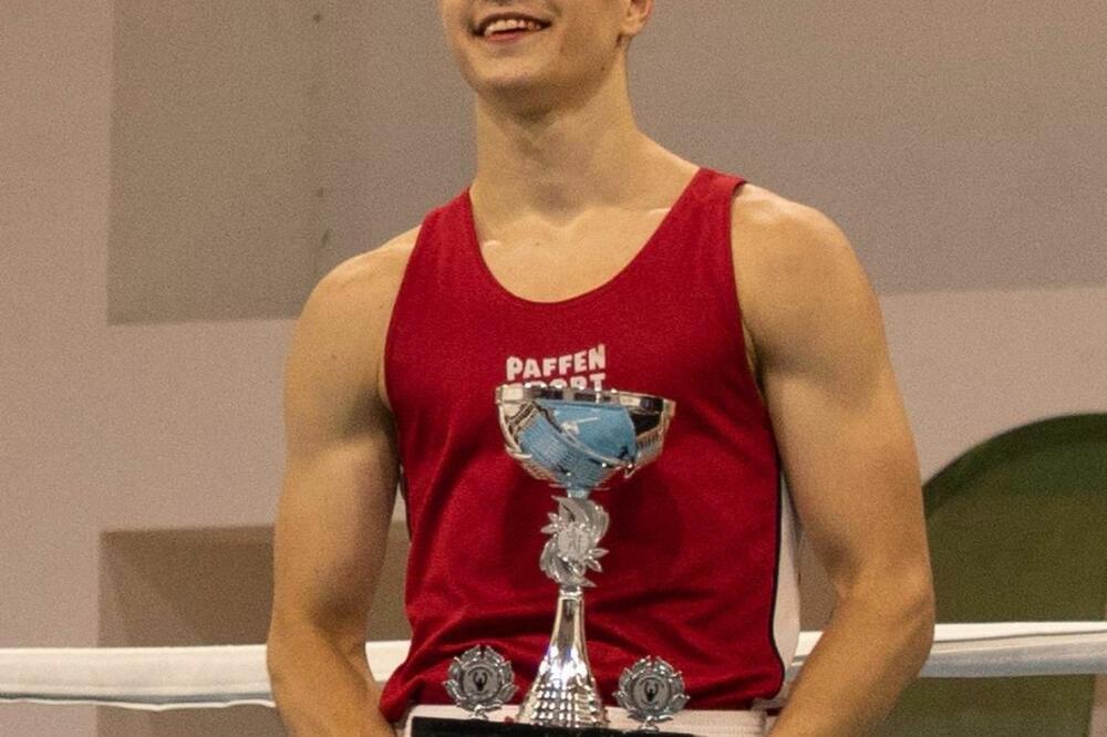 Miloš Roganović jedini boksuje za Crnu Goru u Budimpešti