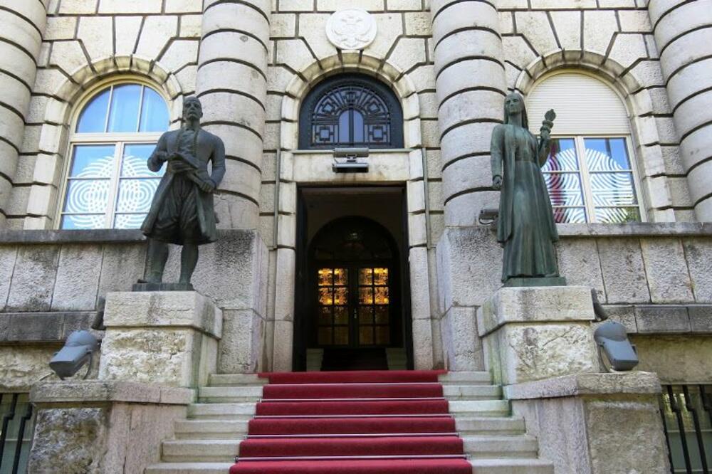Ministarstvo kulture i medija zatražilo od Lompar materijale koji dokazuju da je Vuković falsfikovao knjigu