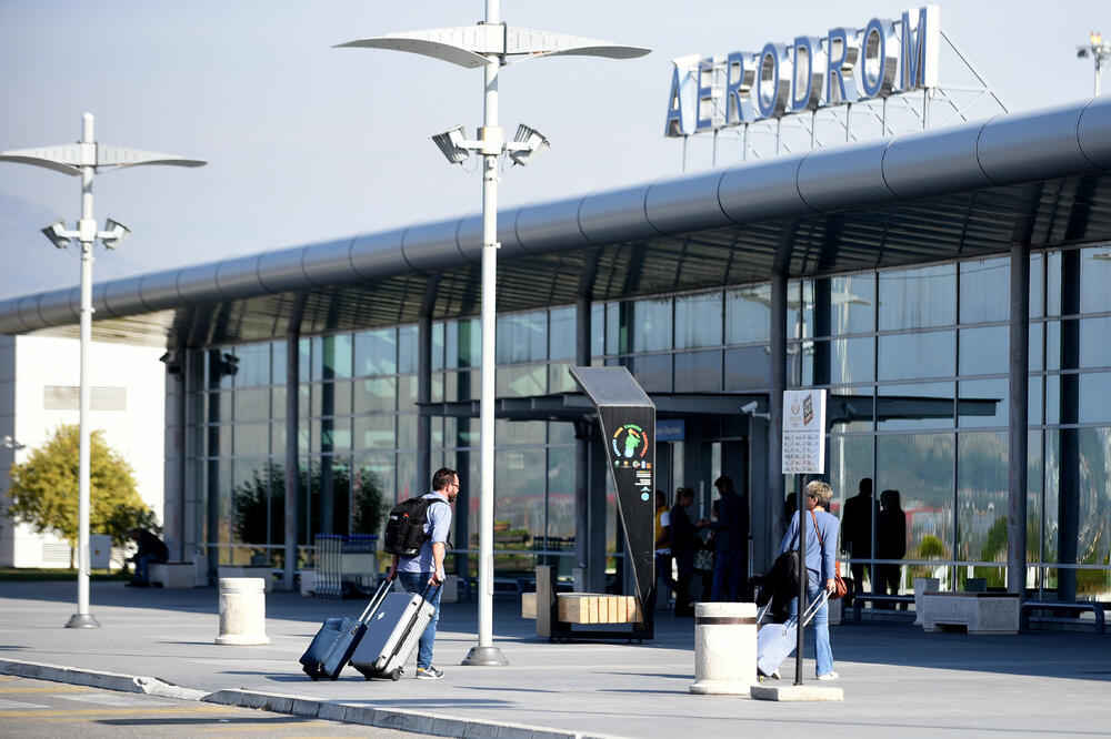 Ministarstvo saobraćaja: Usvojen predlog da se dio dobiti Aerodroma Crne Gore usmjerava na unapređenje avio-dostupnosti