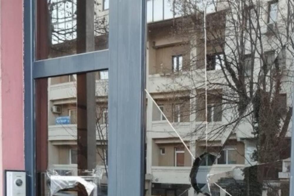 Ministarstvo spoljnih poslova Bugarske: Napadnuta bugarska ambasada u Skoplju, nadležni da kazne počinioca