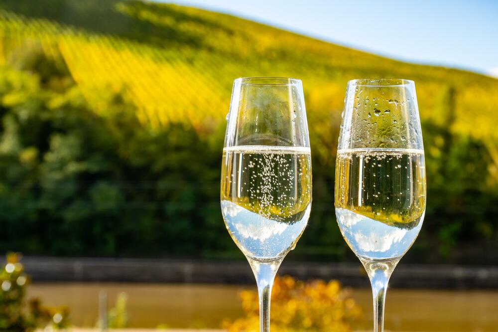Mjehurići bez greške: kako da birate i pijete pjenušava vina
