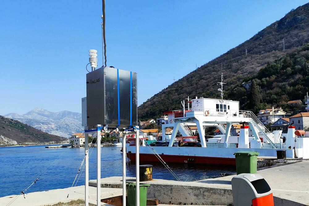 Mjeriće kvalitet vazduh u Boki: Na trajektnim pristaništima postavljene stanice za monitoring izduvnih gasova iz motora
