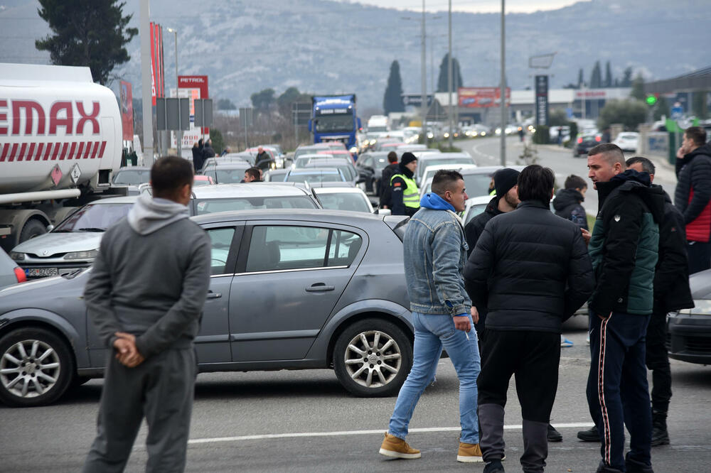Mještani Botuna blokirali kružne tokove u Donjoj Gorici i na Zlatici
