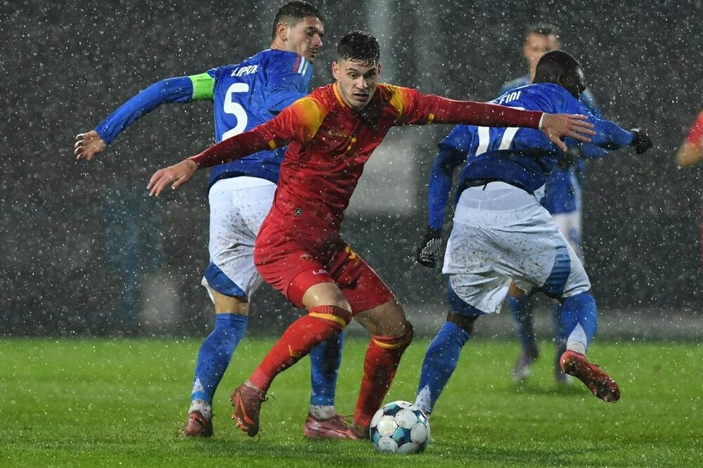 Mladi fudbaleri protiv najboljih