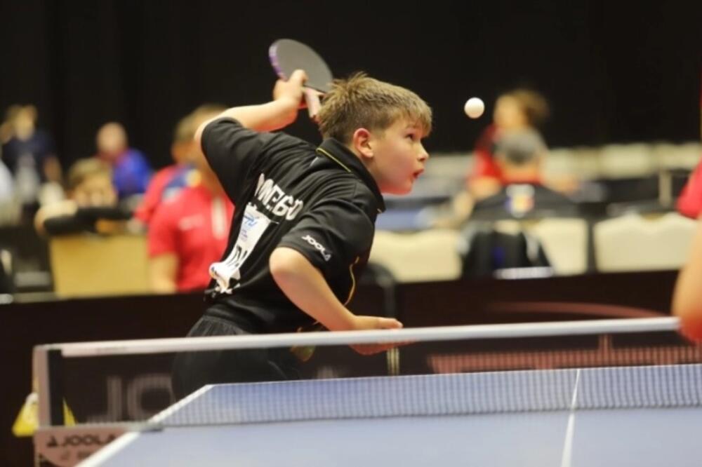 Mladi stonoteniser Milan Vučetić na eurotalent kampu u Rumuniji