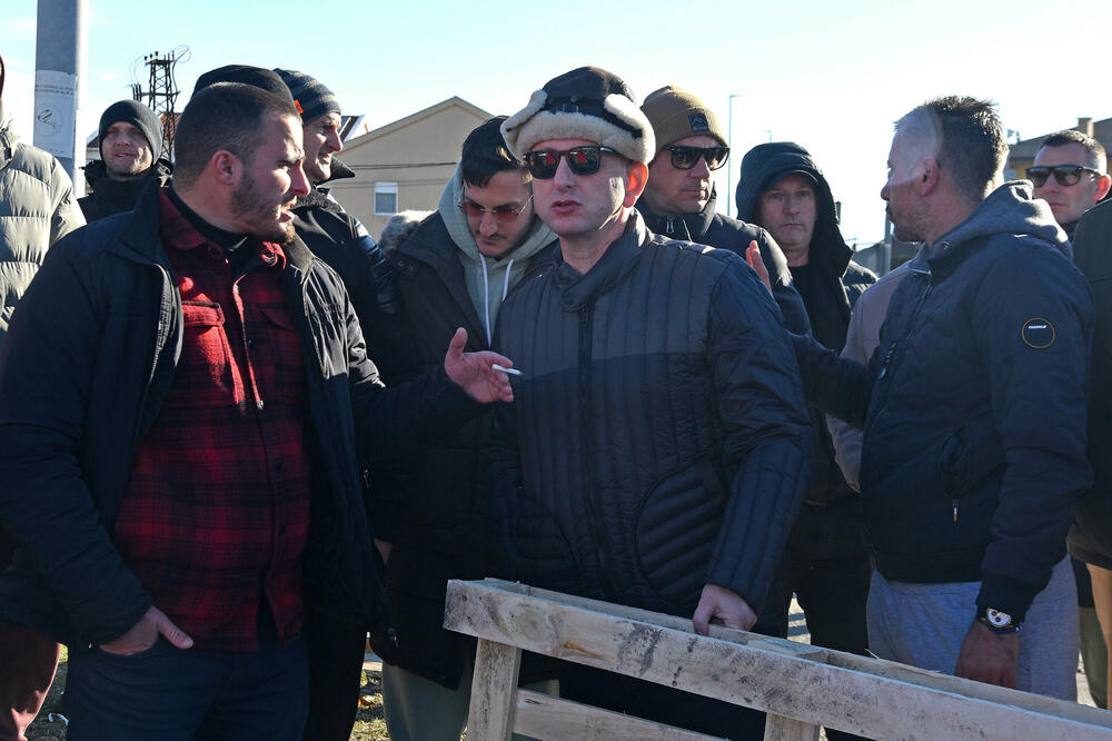 Mole Kneževića da ne napušta fotelje: DNP danas o izlasku iz državne i podgoričke vlasti