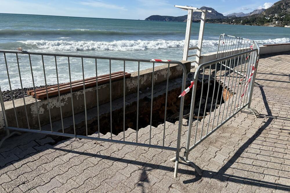 More odnijelo dio infrastrukture u Baru i Sutomoru