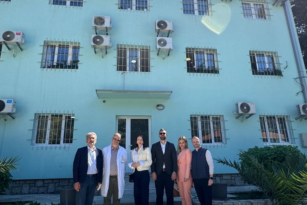 Morsko dobro doniralo 30.000 eura Specijalnoj bolnici za psihijatriju &bdquo;Dobrota&ldquo;, 20.000 &ldquo;OFK Grbalj&rdquo;